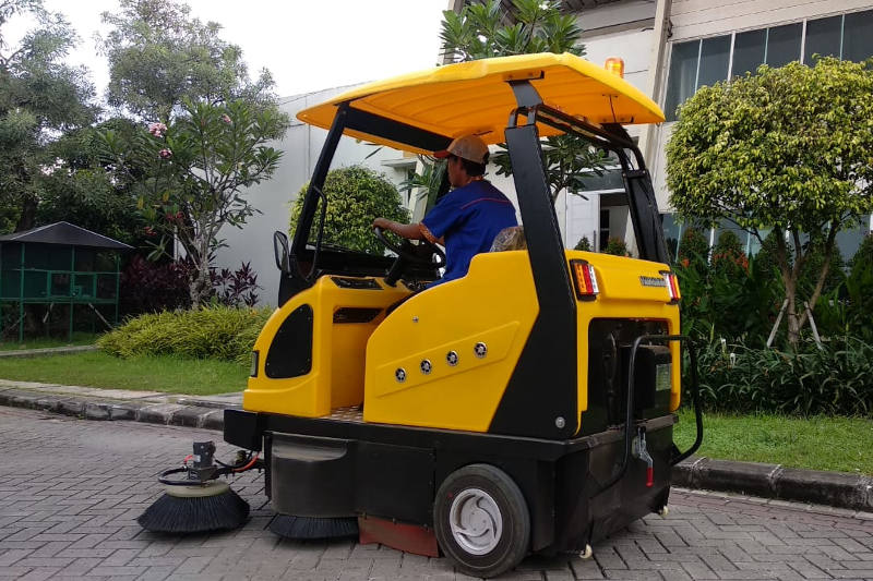 street-sweeper