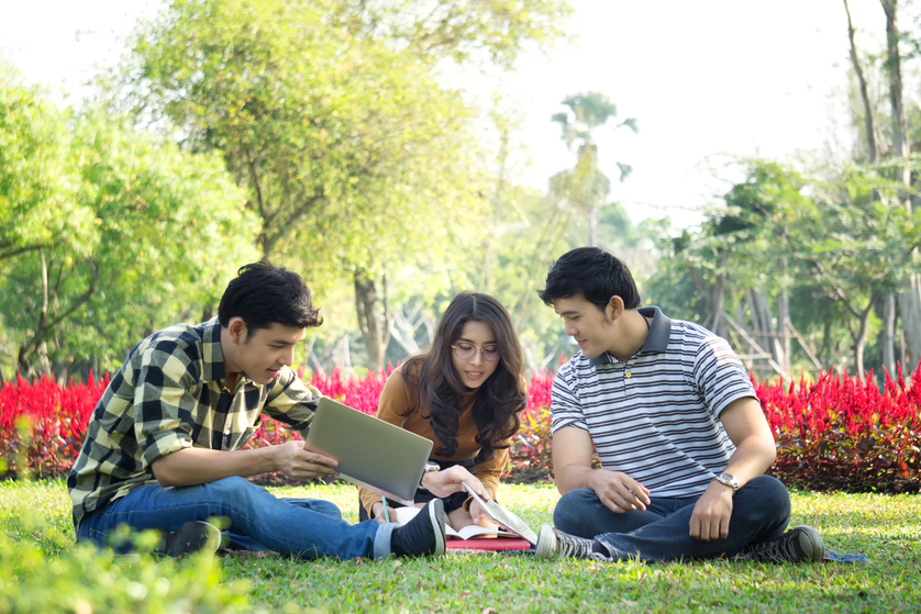  Gaya Hidup Cepat Millennial & Gen Z, Kenapa Lingkungan Hijau Jadi Kebutuhan Baru? 