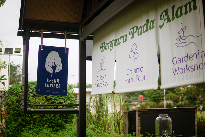  Butuh Rehat dari Hiruk Pikuk Kota? Coba Nature Therapy di Kebun Kumara Scientia Square Park 