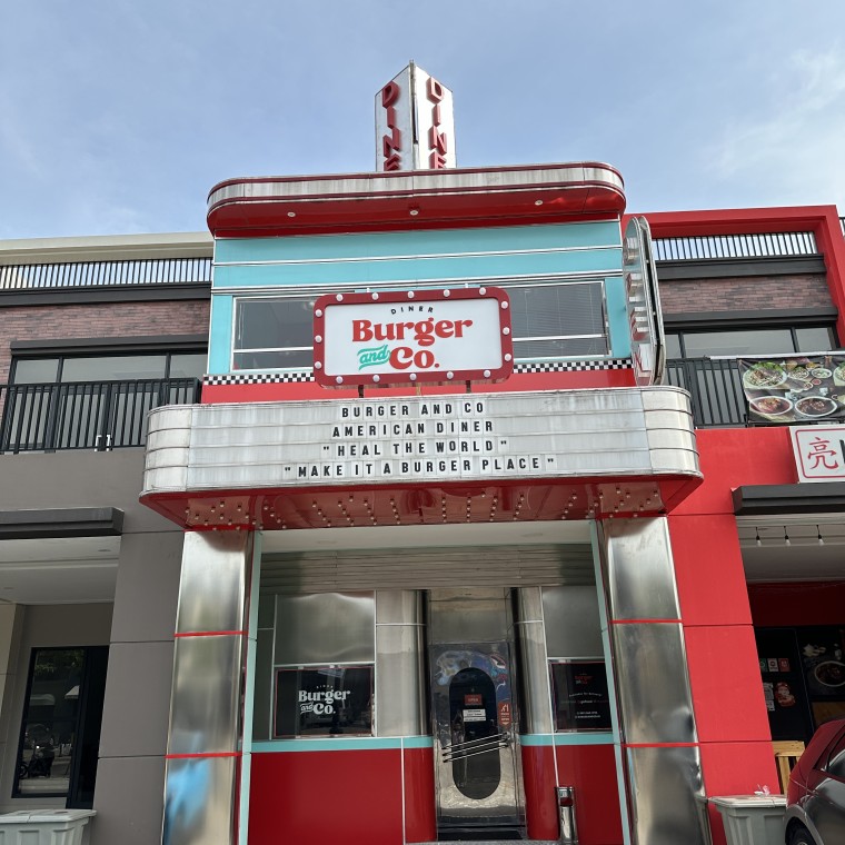  Burger And Co., Gading Serpong 