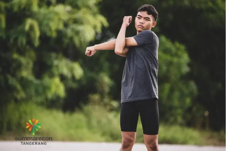  Apa Itu Pemanasan? Pengertian, Manfaat & Cara Melakukannya 