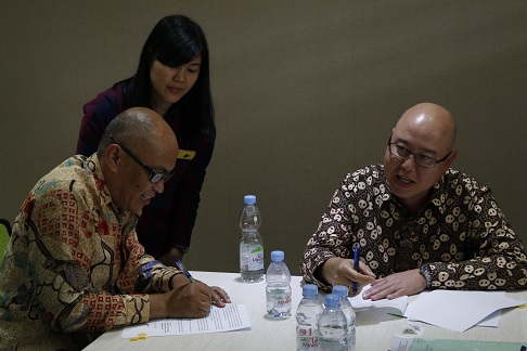 https://images-residence.summarecon.com/images/gallery/article/12286/Pelepasan%20hak%20tanah%20SBD%20ITB%202019%203.jpg
