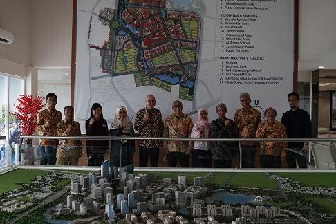 https://images-residence.summarecon.com/images/gallery/article/12286/Pelepasan%20hak%20tanah%20SBD%20ITB%202019%204.jpg