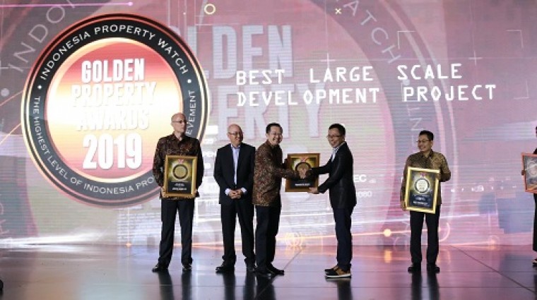 https://images-residence.summarecon.com/images/gallery/article/13491/thumb/4%20sbd%20golden%20awards%202019.jpg